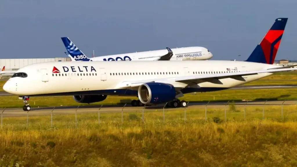 Delta Flight DL275 Diverted to LAX After Mid-Air Issue