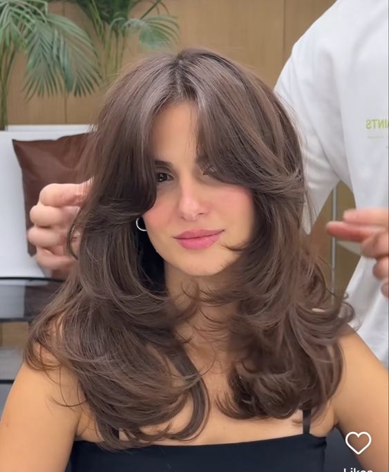 Effortless Beauty: How to Style Layered Shoulder-Length Hair Effortless Beauty: How to Style Layered Shoulder-Length Hair